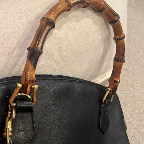 Gucci Diana bag w bamboo handles and one crossbody strap. EUC vintage 1991 HTF - Picture 8 of 8